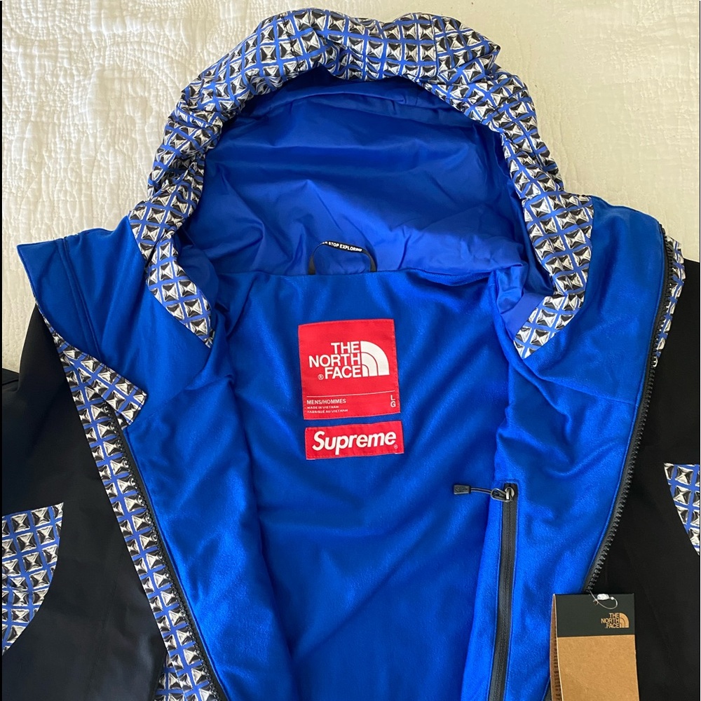 Supreme X The North Face jacket